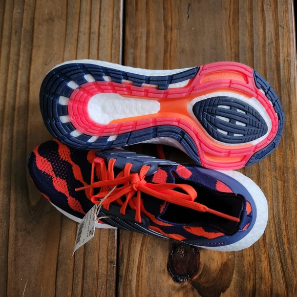 Marimekko x Adidas Ultraboost 22 - Picture 3 of 16